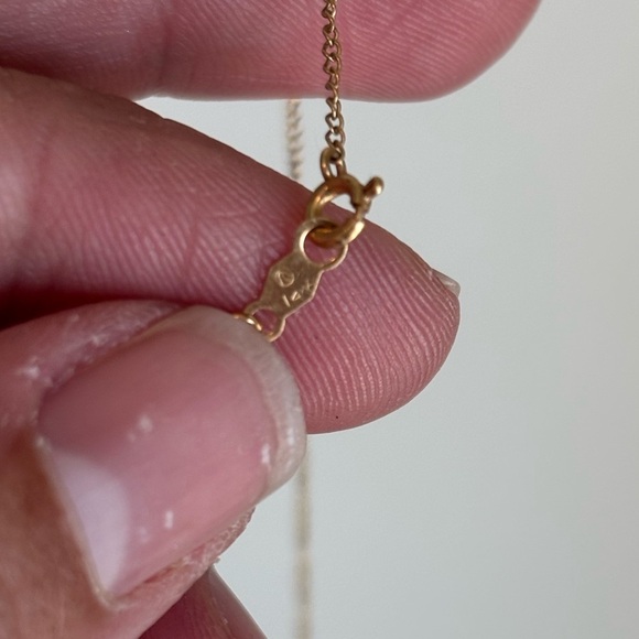 Gold 14kt Dainty Diamond Heart Necklace 16 Inches - Picture 7 of 7